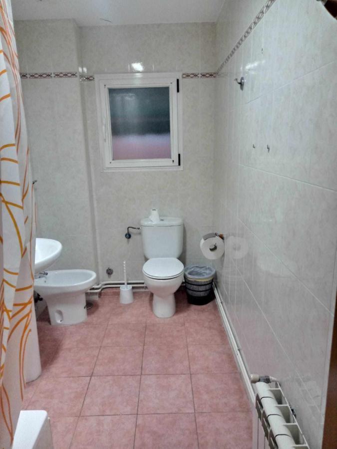 Residencia 12 Octubre Nocleg ze śniadaniem