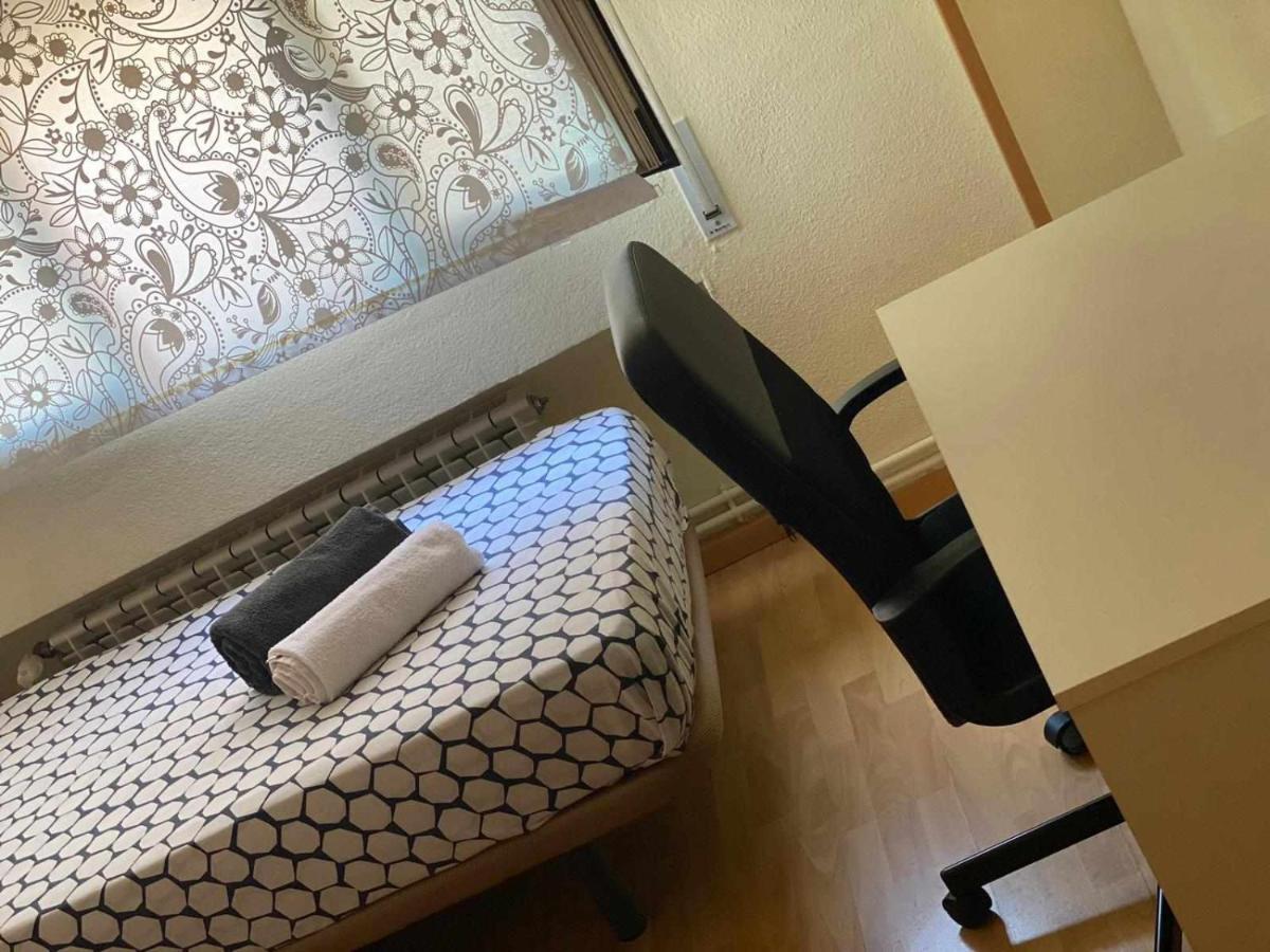 Residencia 12 Octubre Nocleg ze śniadaniem *